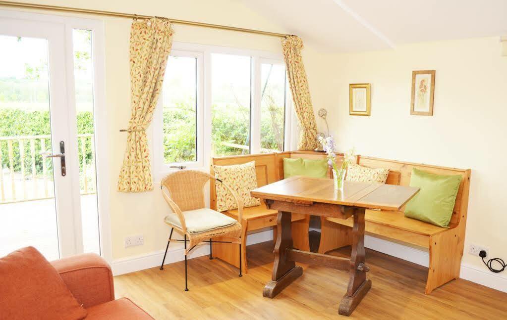 Dove Meadow Bed & Breakfast Denstone Eksteriør billede